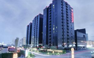 ramada hotel & suites by wyndham ajman 4*