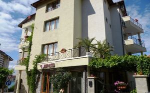 villa kompas 3*