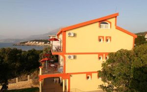 villa poseidon u 2*