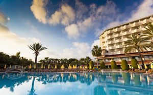 serenis hotel 4 *