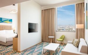 holiday inn & suites dubai science park