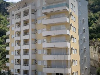 family apartments rafailovici 3*